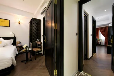 Suite comunicada con vistas a la ciudad — Hanoi Center Silk Premium Hotel & Spa & Travel